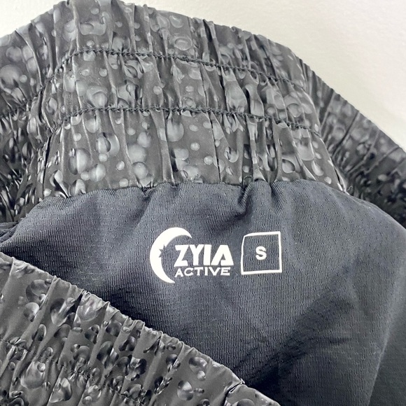 Zyia Women’s Size S 3D Bubble Print Running Lined Shorts - Picture 4 of 6